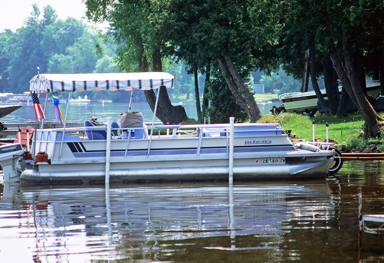 photo of pontoon boat